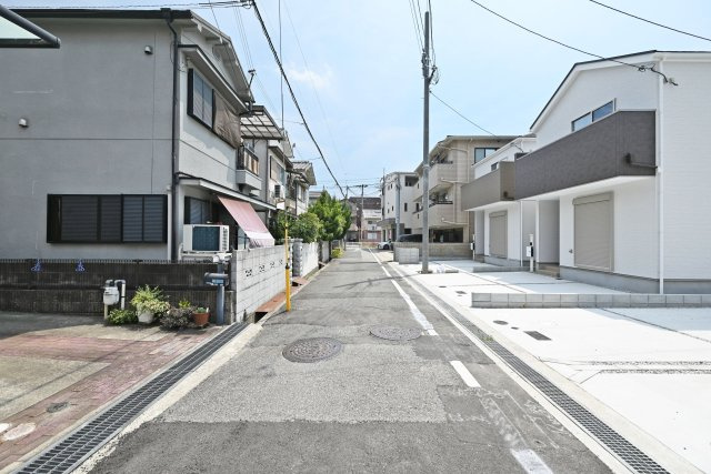 テラシエ福井町新築一戸建て全4区画│4LDK+駐車2台可の前面道路含む現地写真|道路幅員幅は北側に約4.4ｍ幅です。