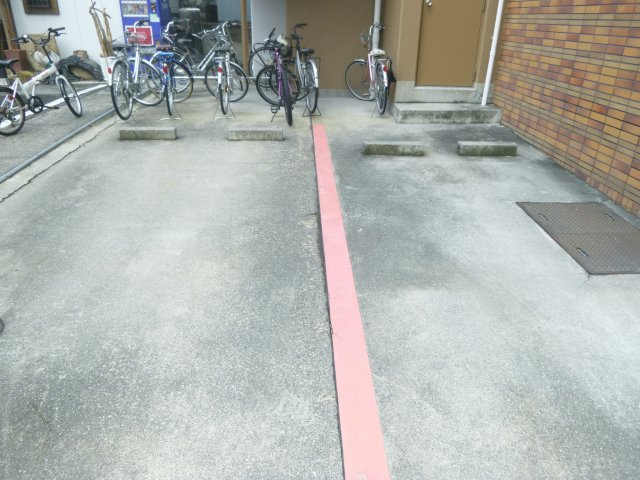 アルコ・ラ・カーサ佃町の駐車場