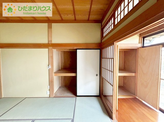 ひたちなか市八幡町　中古戸建の和室|和室にも収納完備！
しまった物の出し入れも楽々です(^^)"