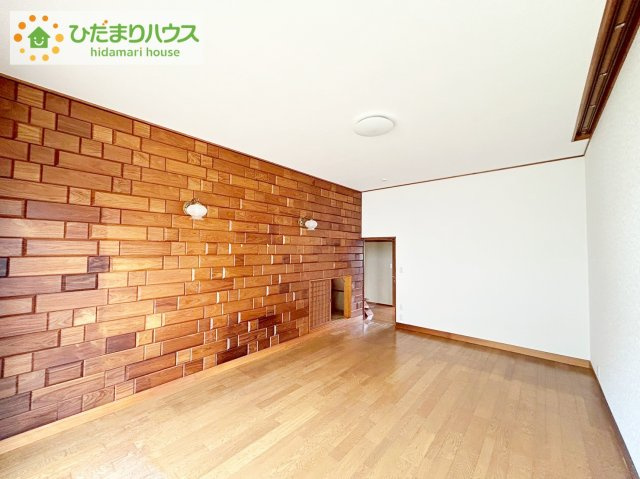 ひたちなか市八幡町　中古戸建の洋室|夏場に心地良いひんやり感はフローリングならでは☆彡