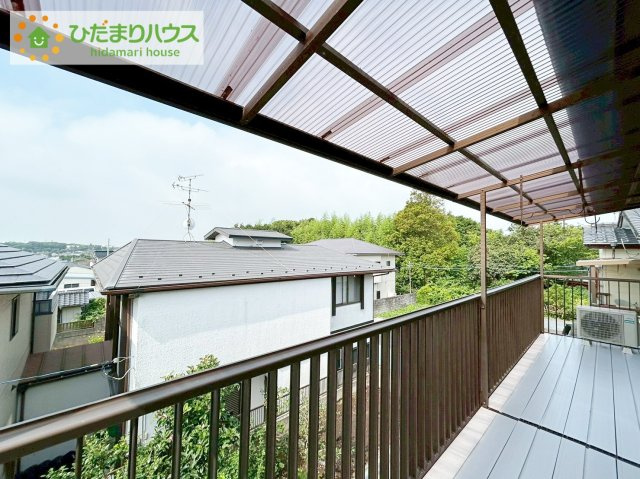 ひたちなか市八幡町　中古戸建のバルコニー|バルコニーはあなただけの花火会場。色とりどりの花火が夜空を彩ります。