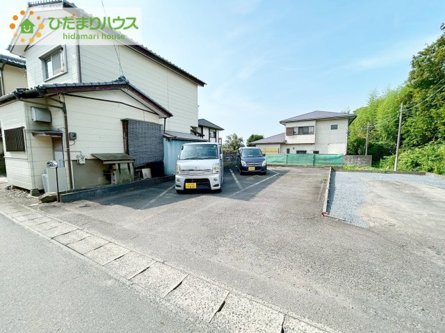 ひたちなか市八幡町　中古戸建の駐車場|飛び地の駐車場になります。
駐車場5台以上止められます(^^♪
