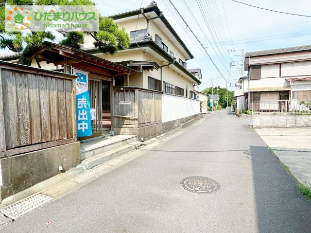 ひたちなか市八幡町　中古戸建の前面道路含む現地写真|前面道路約4.0ｍございます♪