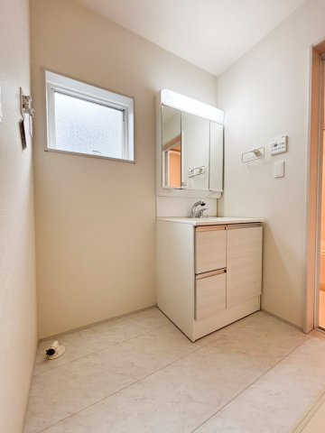 三郷市　幸房　新築戸建　全1棟の洗面所|施工例です