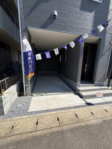 三郷市　幸房　新築戸建　全1棟の駐車場|施工例です