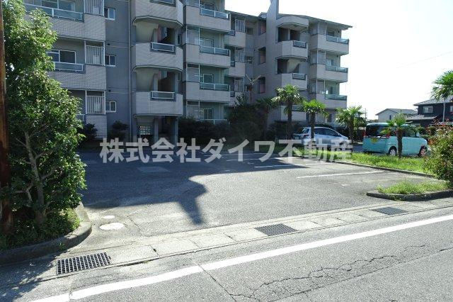 ヴィラ８８の駐車場