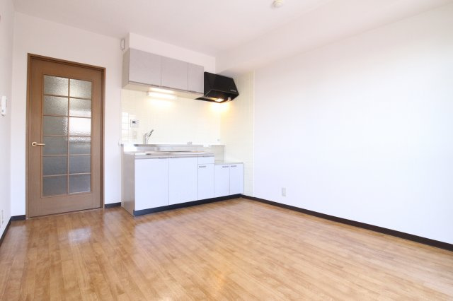 サンパレス東須磨の居間・リビング