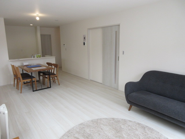 【仲介手数料無料】新築戸建　熊谷市石原1-53（全1棟）の居間・リビング