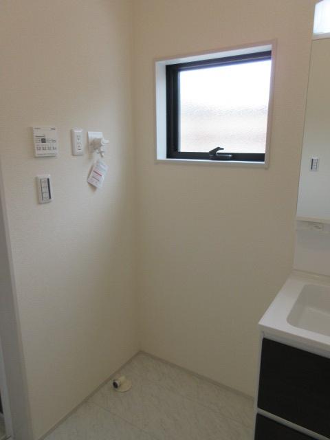 【仲介手数料無料】新築戸建　熊谷市石原1-53（全1棟）のランドリースペース