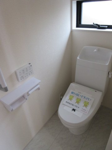 【仲介手数料無料】新築戸建　熊谷市石原1-53（全1棟）のトイレ