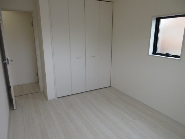 【仲介手数料無料】新築戸建　熊谷市石原1-53（全1棟）の洋室