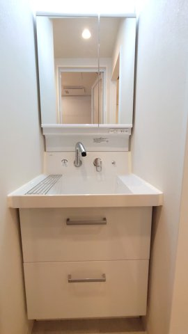 シャルム小阪壱番館の独立洗面台