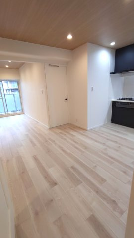 シャルム小阪壱番館の居間・リビング