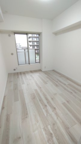 シャルム小阪壱番館の居間・リビング