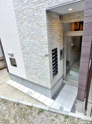 ひかりコーポハイムのエントランス|オートロックエントランス