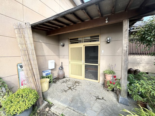 旅館としても福祉施設としても良し！今ならお得！栃木県さくら市葛城テナント募集！の玄関|きれいな玄関です