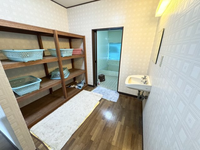旅館としても福祉施設としても良し！今ならお得！栃木県さくら市葛城テナント募集！の脱衣所|ゆったりとした脱衣場です