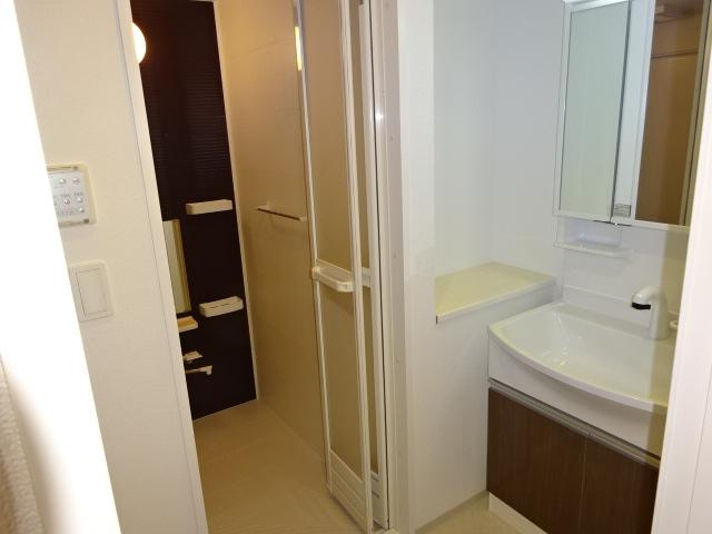 リユニオンの洗面所|洗面