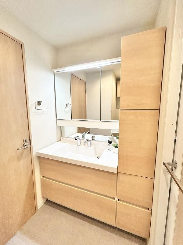 カインドステージ横浜台町の洗面所