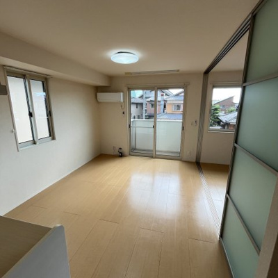 【居間・リビング】 | コーポ ソレイユ