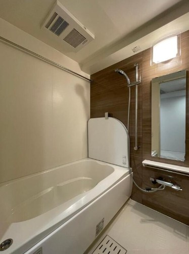 ルミーク本町ウェストの浴室