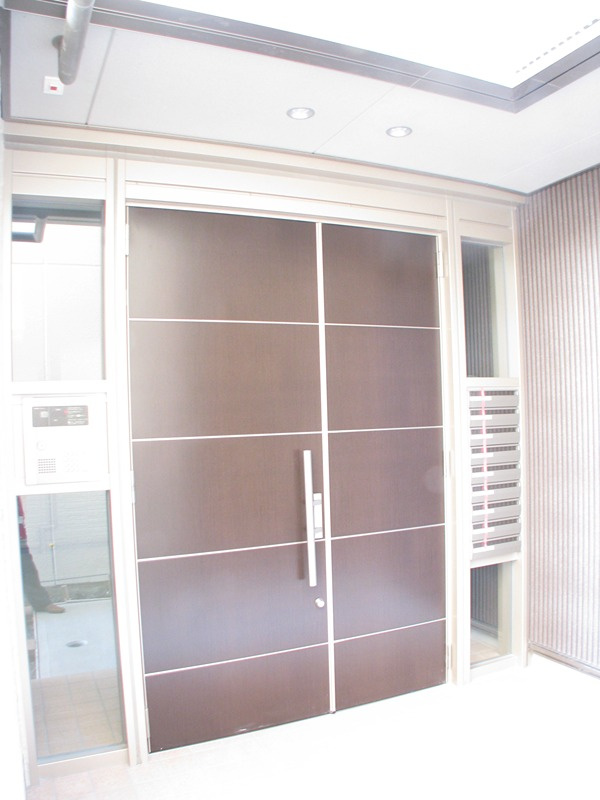 メゾン ハピネスのエントランス