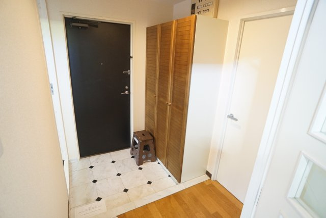 グランドゥール逆瀬川の玄関