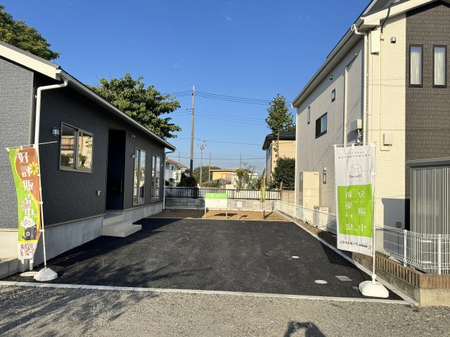 クレイドルガーデン前橋市駒形町第9　1号棟（平屋）の外観|駐車場もキレイに整備されています。