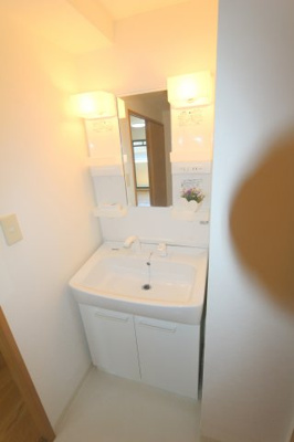 【洗面所】 | サンライズフレア | ※同タイプの写真となり、実際のお部屋とは異なる場合があります