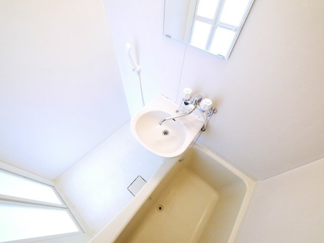 レオパレスカサの洗面所|洗面台スペースです