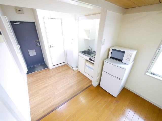 レオパレスカサの洋室|落ち着いた色調の洋室です