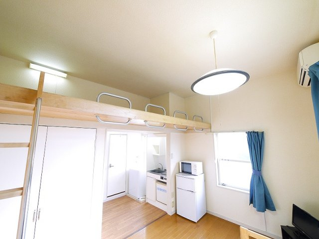 レオパレスカサの洋室