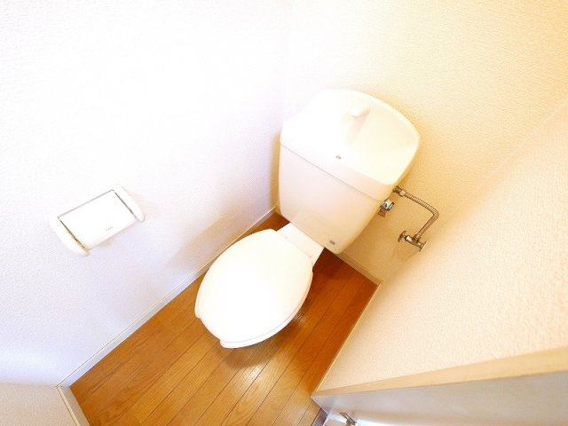 レオパレスカサのトイレ|ゆったりとした空間のトイレです