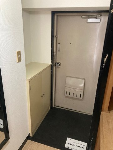 コボリマンション新大阪の玄関