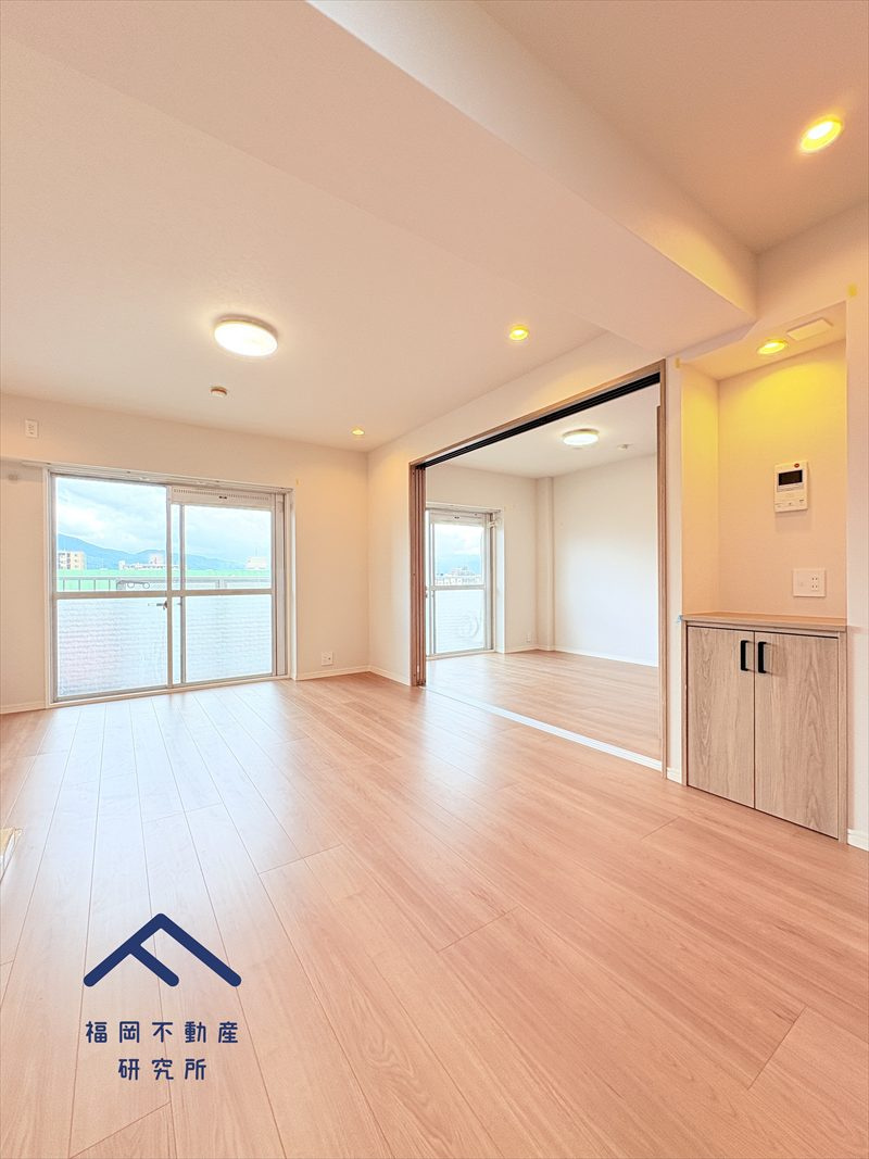 日商岩井福陵マンションの居間・リビング