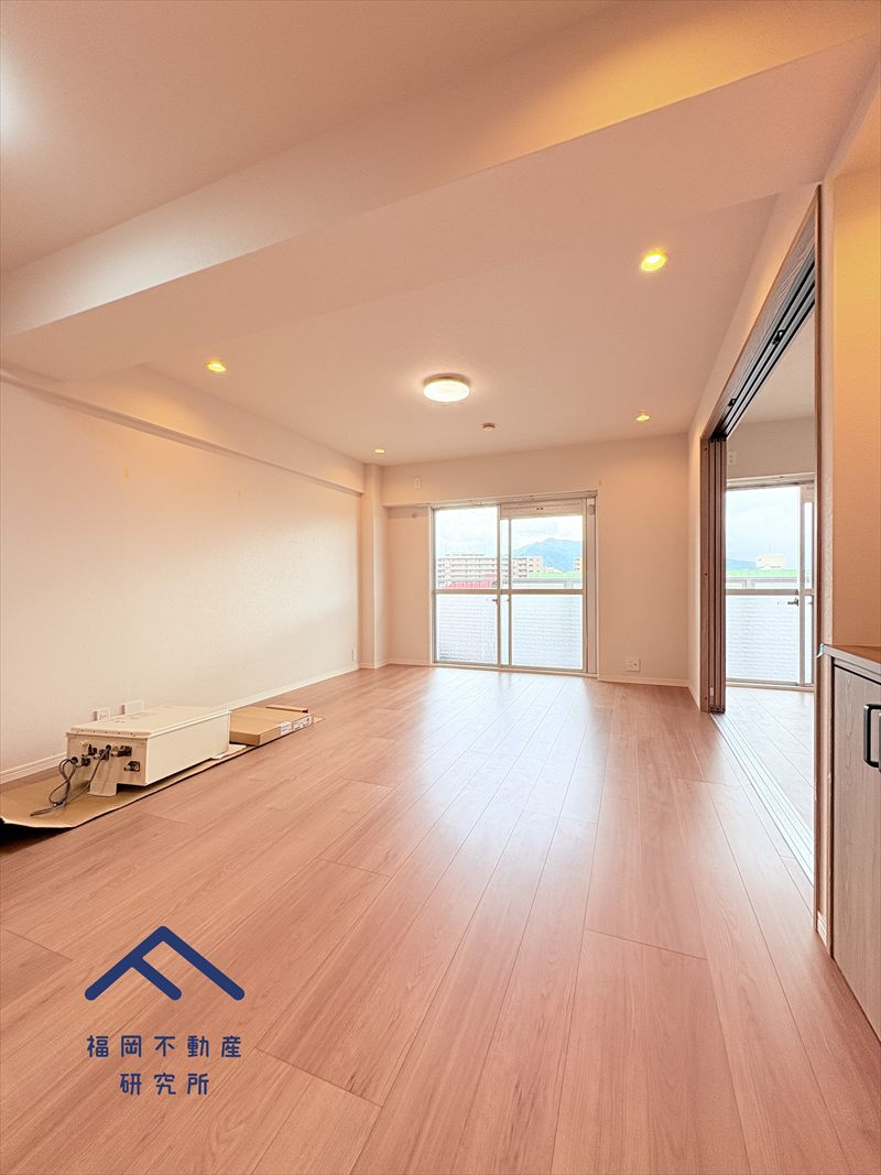 日商岩井福陵マンションの居間・リビング