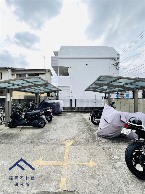 日商岩井福陵マンションの駐車場
