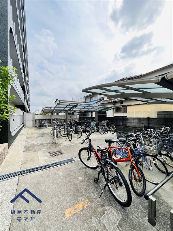 日商岩井福陵マンションの駐車場