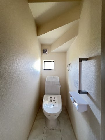 橿原市曽我町７期のトイレ|温水洗浄便座付きトイレ