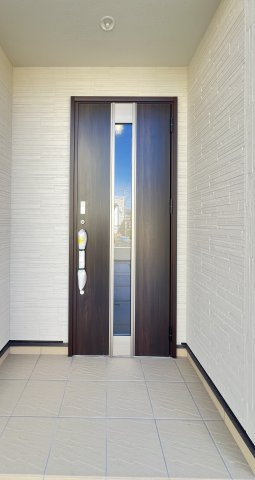 橿原市曽我町７期の玄関|落ち着いた雰囲気の玄関ドア