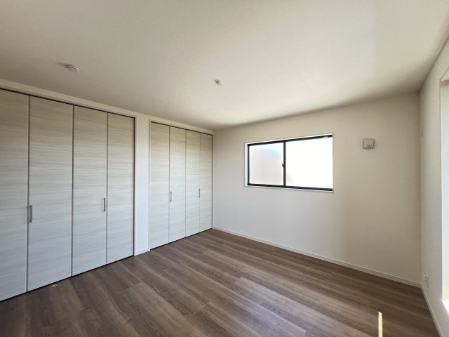 橿原市曽我町７期の寝室|主寝室に最適な洋室8帖　クローゼット付き