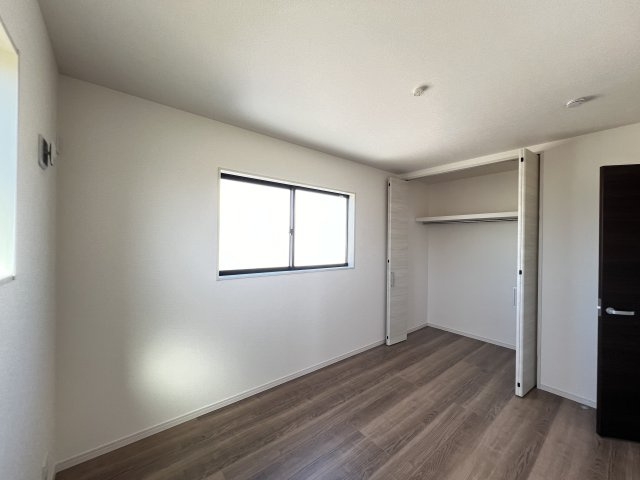 橿原市曽我町７期の洋室|子供部屋にぴったり洋室6帖　クローゼット付き