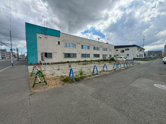 北26条東1丁目　売土地の前面道路含む現地写真