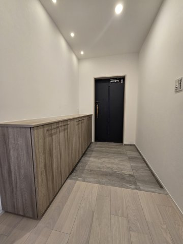 アダージュ薬院弐番館の玄関