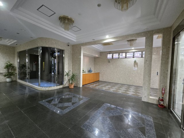 アダージュ薬院弐番館のエントランス