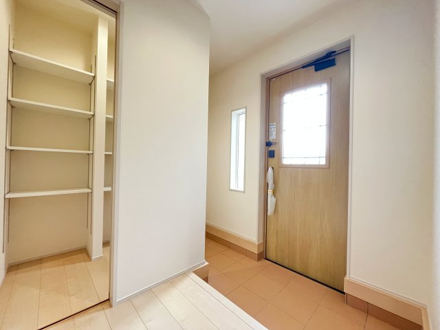 【玄関】 | 深谷市東方第２　Livele Garden.s　新築戸建　　全４棟　3号棟