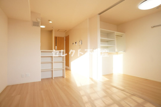 【居間・リビング】 | クレスト新地 | 【クレスト新地】居室・リビング