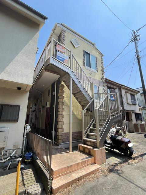 横浜市南区三春台のアパートの画像