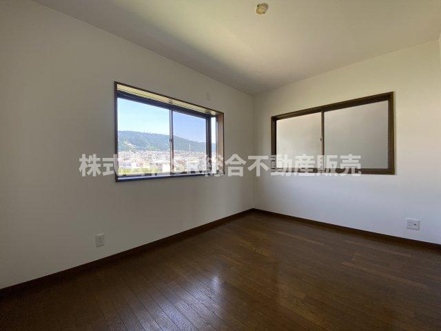 日下町5丁目中古戸建の洋室|個人の部屋や寝室として使える洋室です