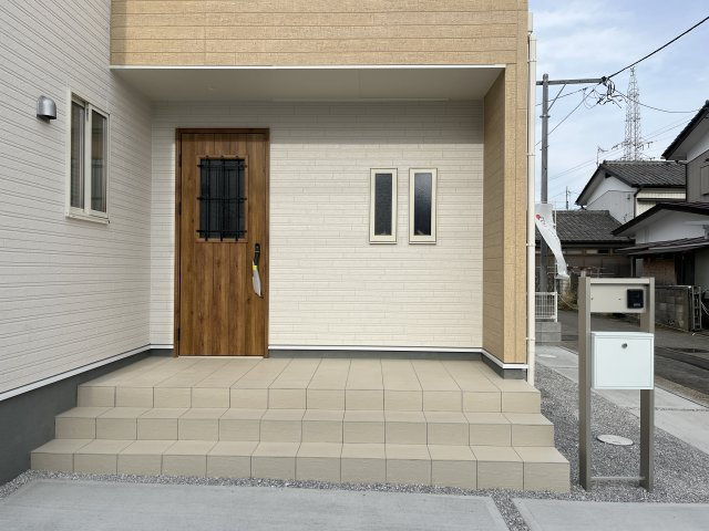 【玄関】 | 深谷市東方第２　Livele Garden.s　新築戸建　　全４棟　4号棟